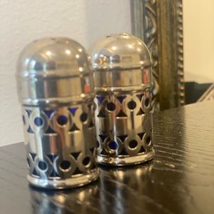 Silver slat & pepper shakers